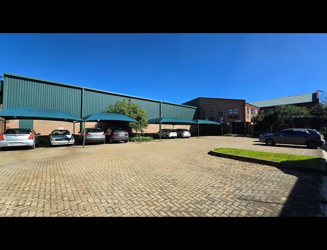 1,535M² WAREHOUSE TO LET IN SPARTAN